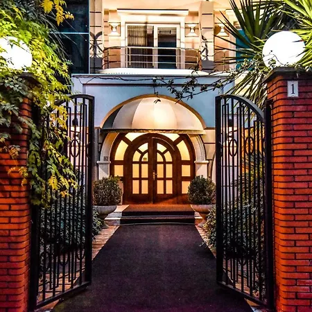 Broadway Boutique Szálloda Tirana