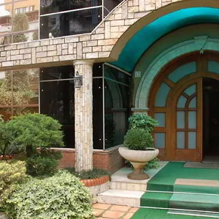 Broadway Hotel Tirana 4*
