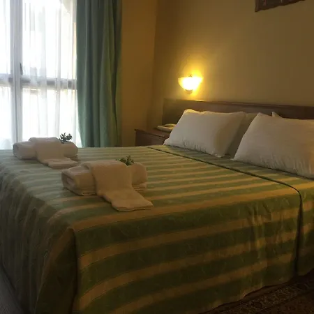 Broadway Boutique 4*