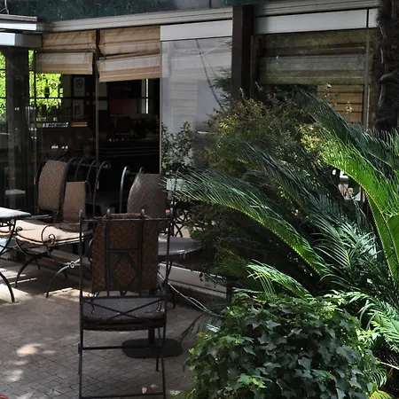 Broadway Hotel Tirana 4*