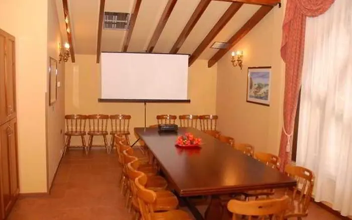 Broadway Boutique Hotel 4*