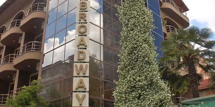 Broadway Boutique מלון טיראנה