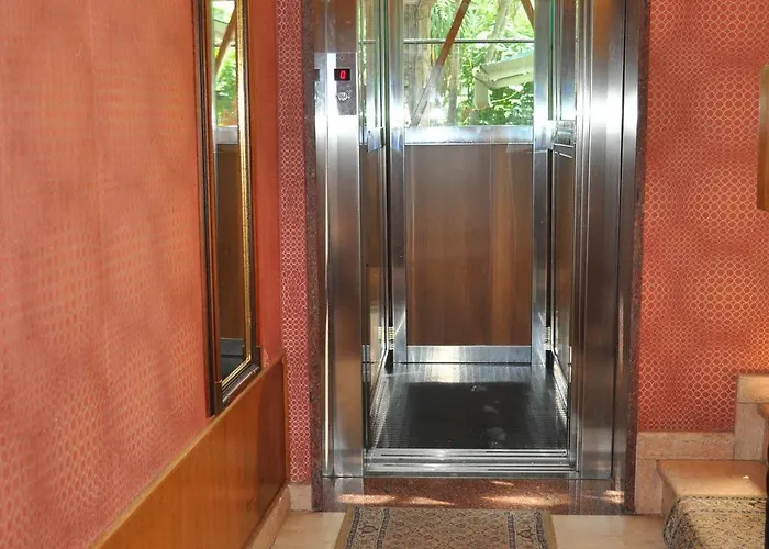 Broadway Boutique Hotel Hotel Tirana